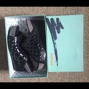 Antelope wedge slip on mules